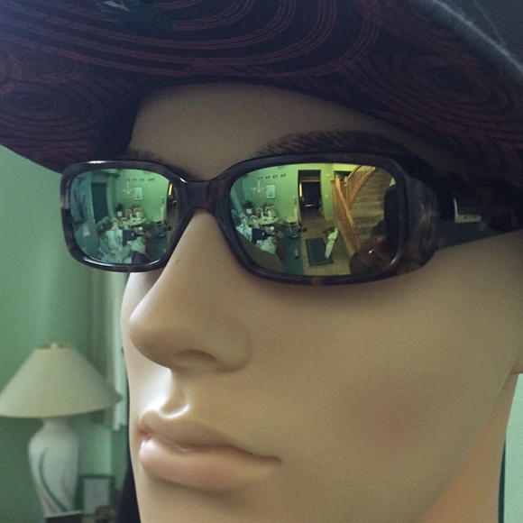 Gucci  Sunglasses - Picture 5 of 8